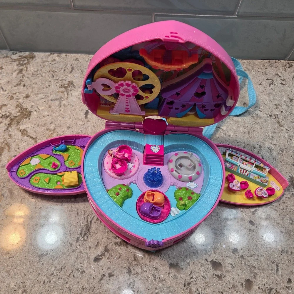 Polly Pocket Tiny is Mighty Theme Park Backpack Heart Playset Pink GKL60 Mattel
